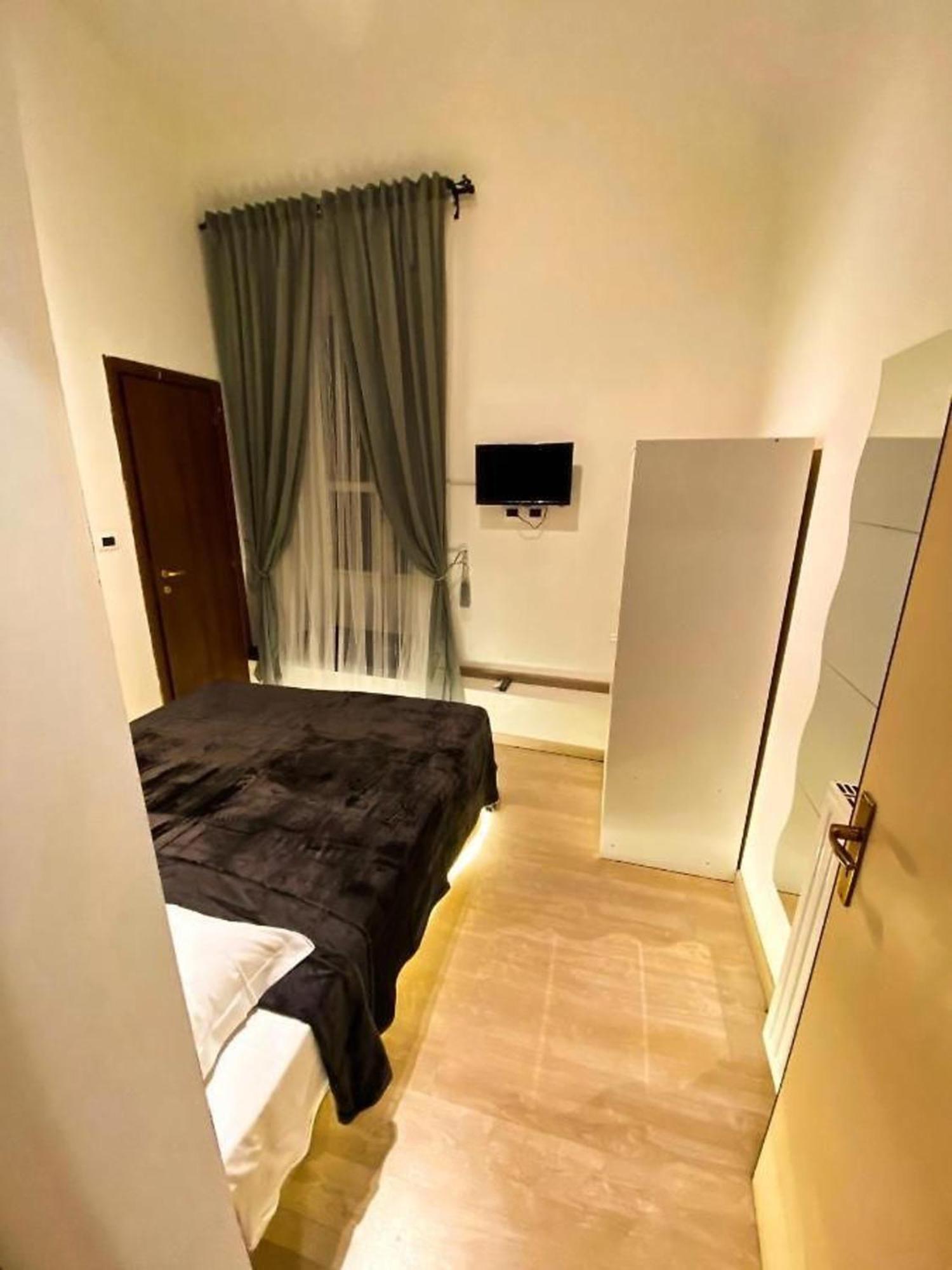 Отель Cialdini 13 Roma Экстерьер фото